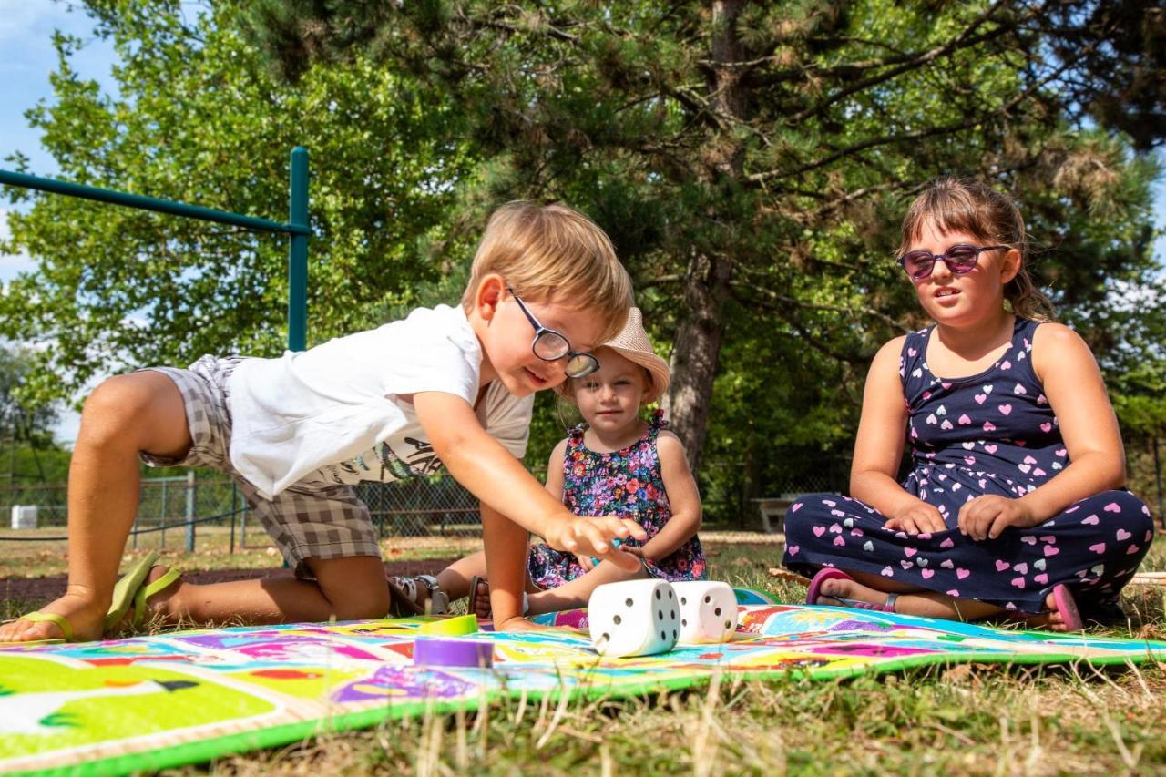 Camping De Châlons-en-Champagne Dış mekan fotoğraf